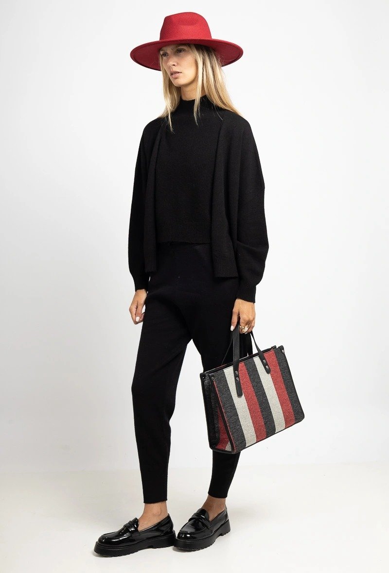 Manteau avec boutons dorés