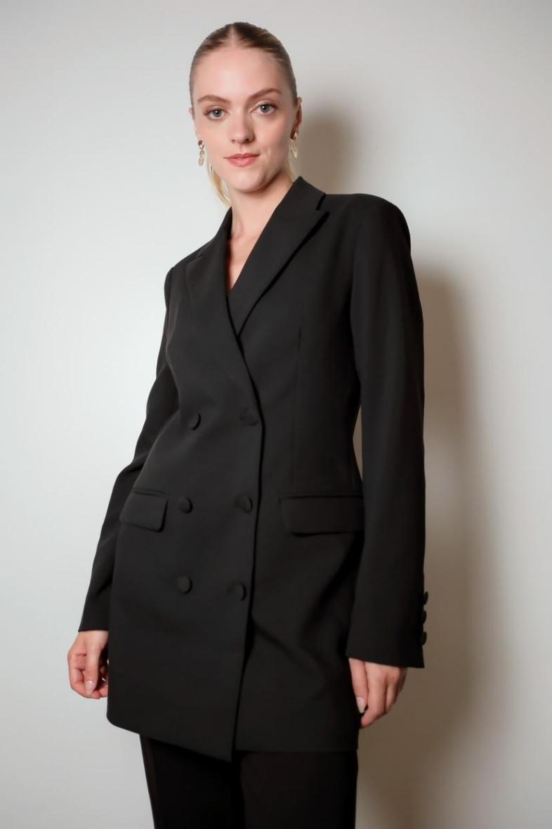 Veste longue avec boutons assortis