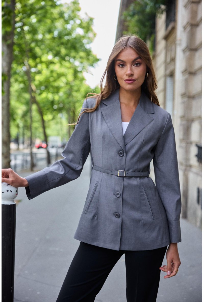 Veste avec ceinture fine
