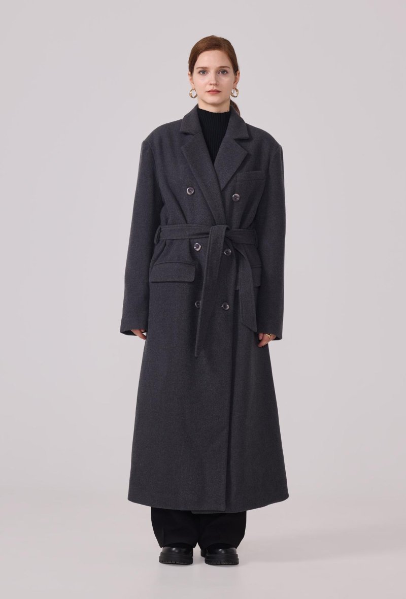 Manteau structuré avec ceinture