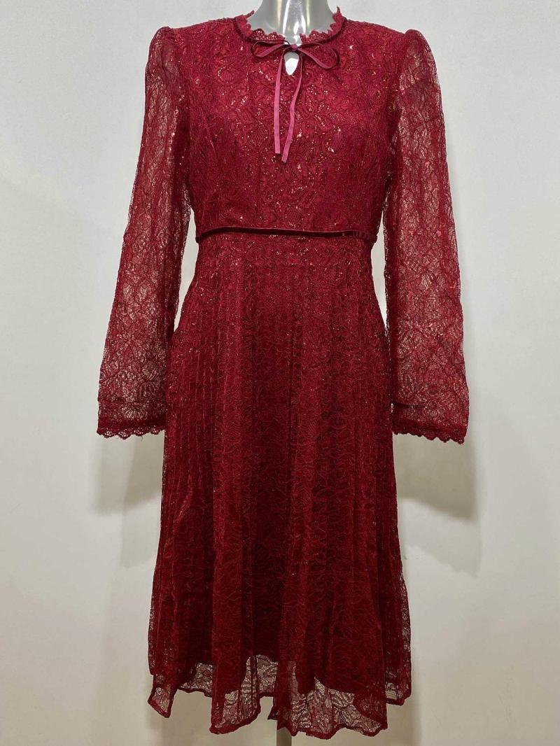 Robe en dentelle grande taille