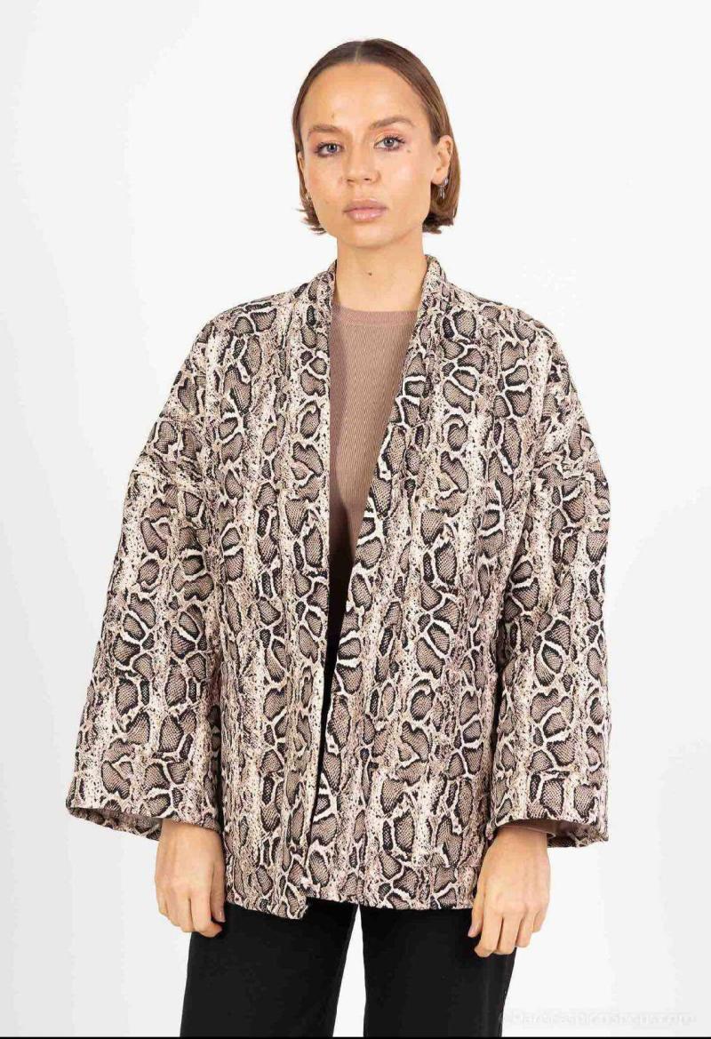 VESTE