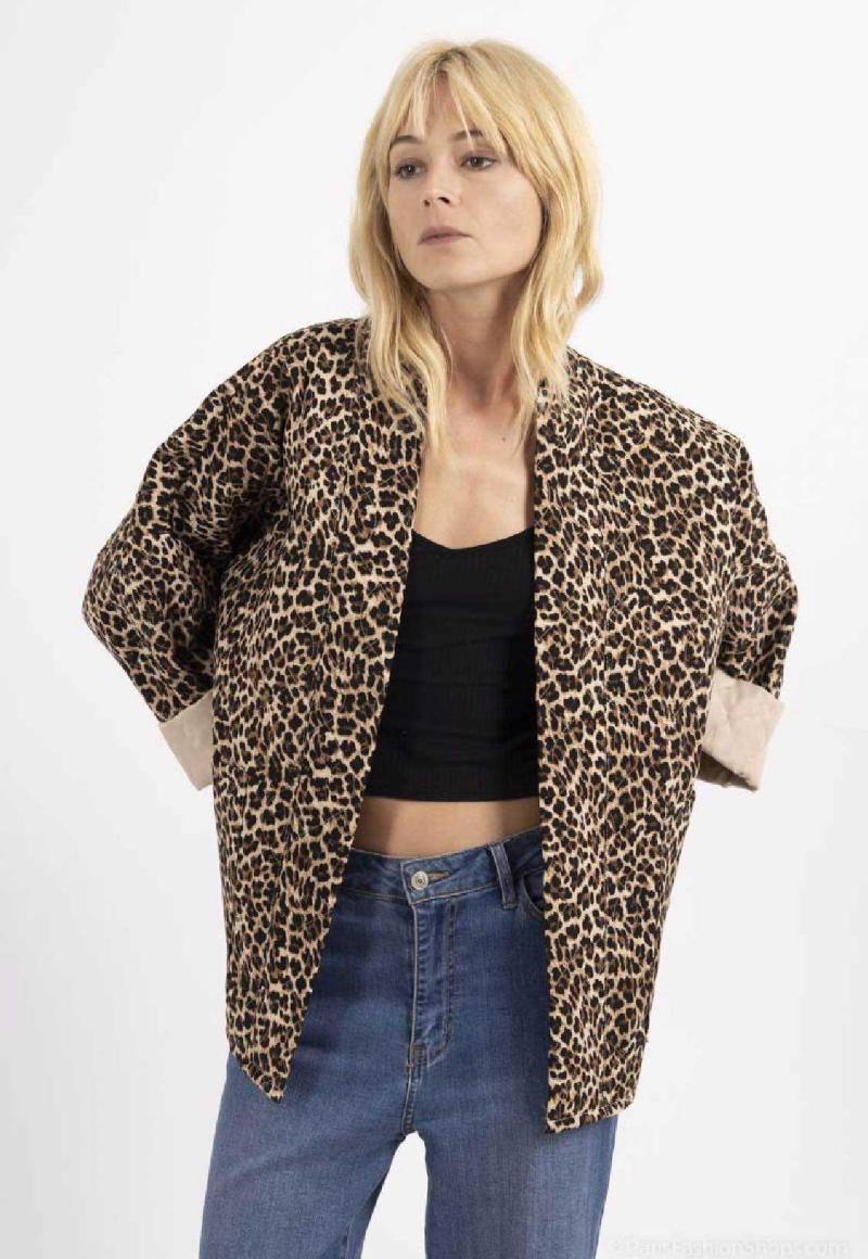 VESTE
